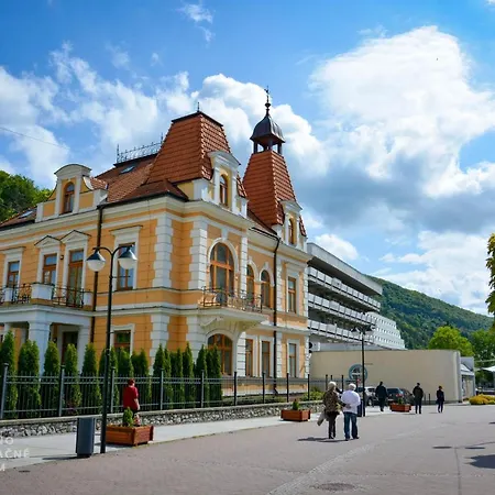 Izba S Kupelnou Florida * 트렌시안스케테플리스