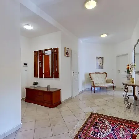 Quarto em Acomodações Particulares Izba S Kupelnou Florida *